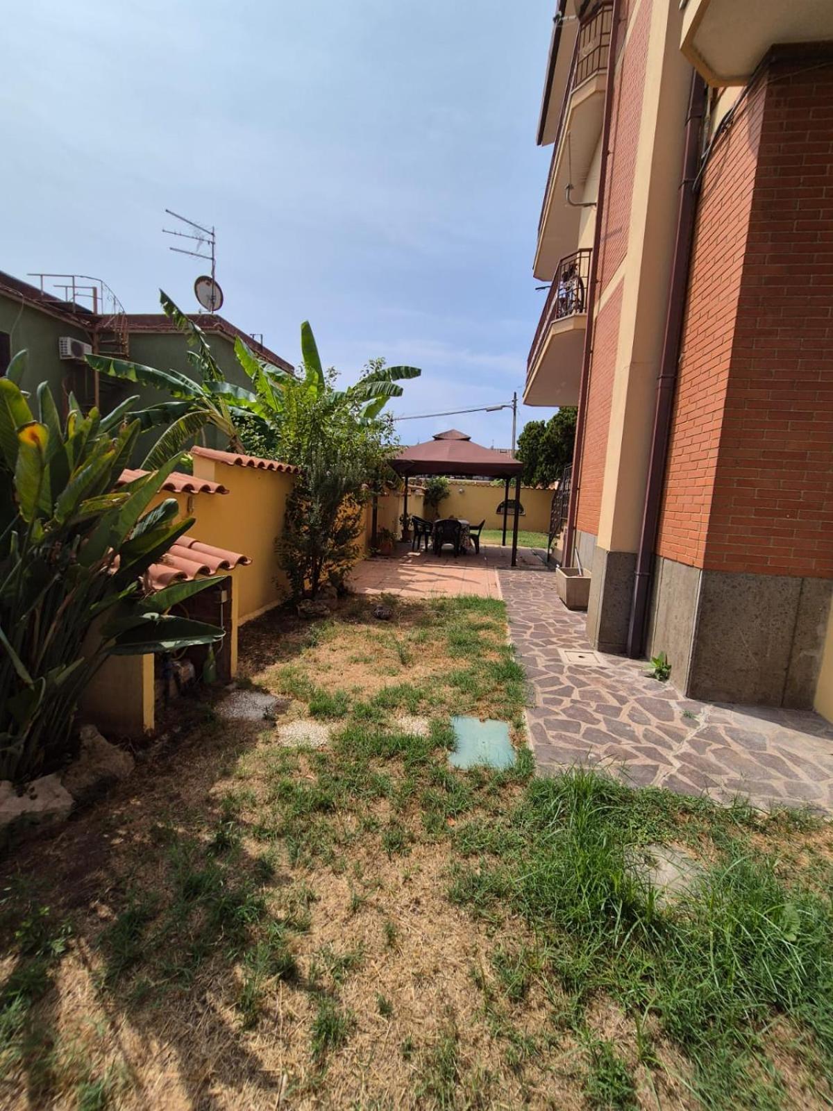 Madi House Apartment Fiumicino Bagian luar foto